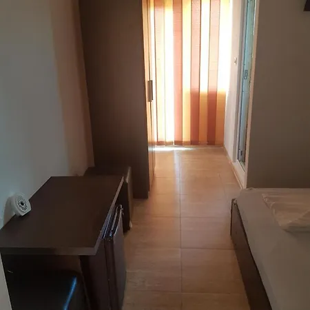 Vila Porto Gazde/Camere de închiriat Costineşti